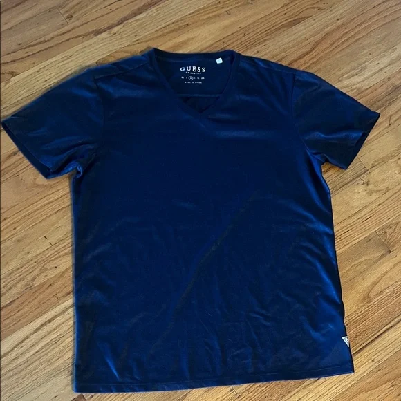GUESS Men's Dark Blue V-Neck Tee - Picture 3 of 4